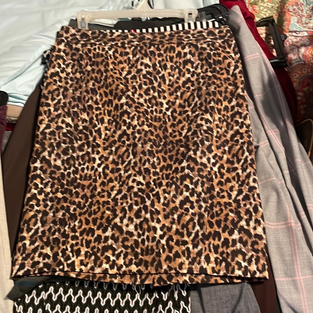 NWOT LOFT leopard pencil skirt